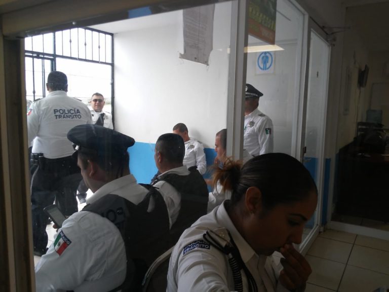 ‘Apaga’ Ayuntamiento protesta en Tránsito