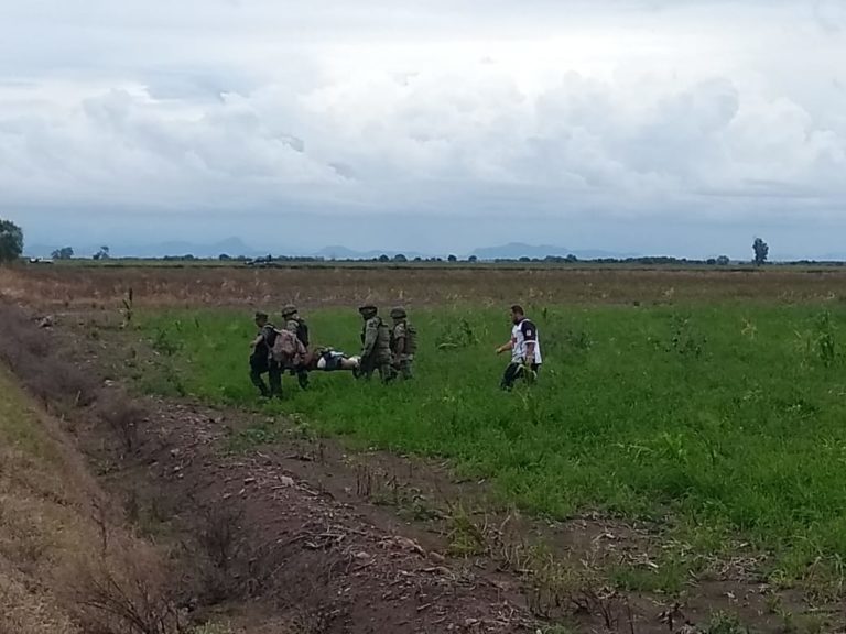 Se enfrentan militares y grupo armado en Guamúchil
