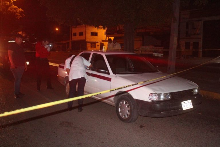 Viajaba en taxi y tras una persecución lo matan frente a la 9° Zona Militar