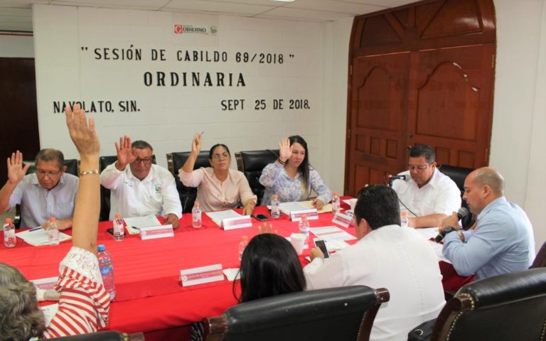 Dona Navolato un millón de pesos a damnificados