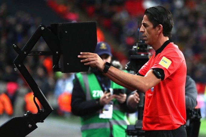 Habrá VAR en la Champions desde la próxima temporada