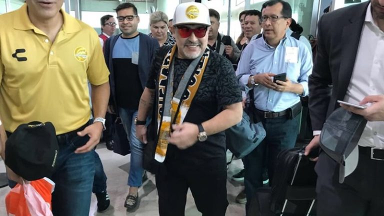 Canelo vs. Golovkin y fiestas patrias postergarán debut de Maradona