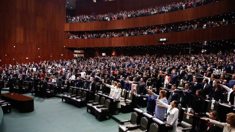 Avalan diputados ley para que ningún servidor gane más que el presidente
