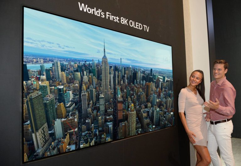 Así es el primer televisor OLED 8K