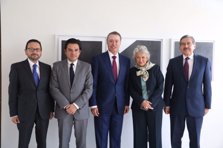 Adelanta Quirino a AMLO solicitud de apoyos para Sinaloa