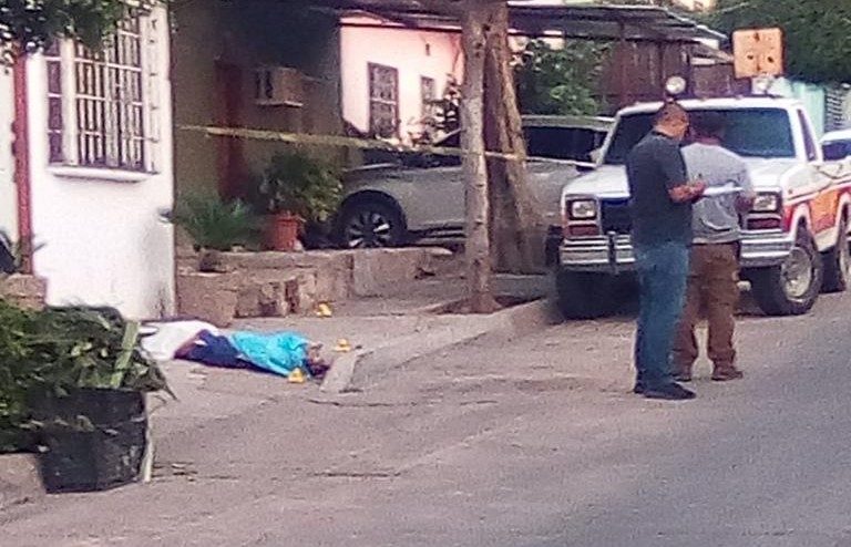 Estaba afuera de una casa; lo ejecutan en Los Pinos, Culiacán