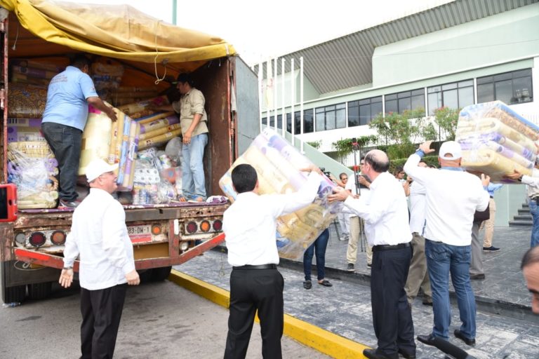 Recaba la UAS 140 toneladas de víveres para damnificados por lluvias