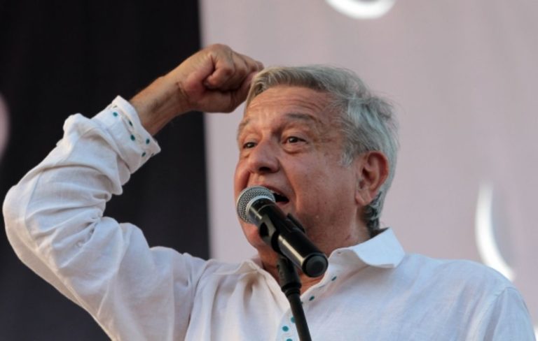 Habrá borrón y cuenta nueva a deudores de CFE: AMLO