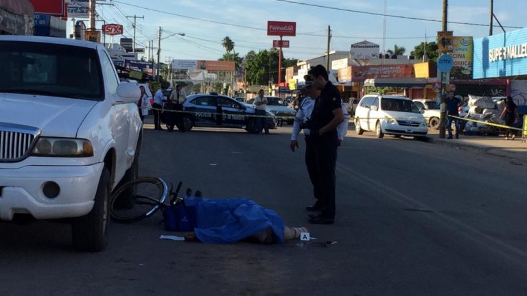 Mata góndola a ciclista por la Álvaro Obregón