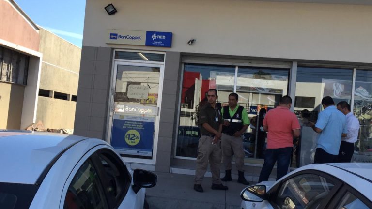 Roban a cajero automático bancario en la colonia 6 de enero