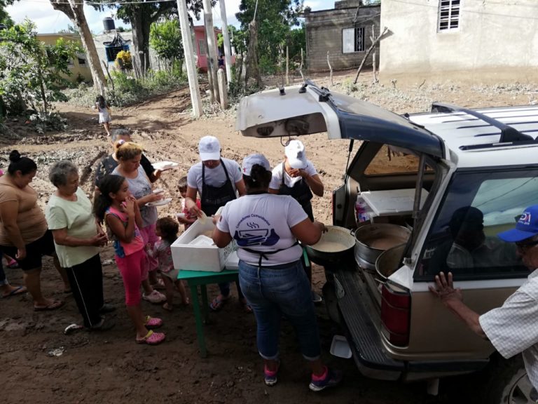 Operan 10 comedores comunitarios en Rosario y Escuinapa en beneficio de damnificados