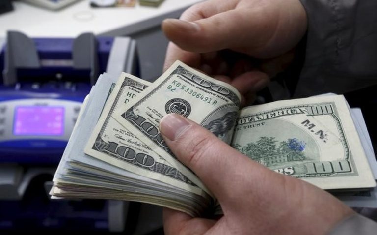 Sigue al alza el dólar y ya roza los $21 en los bancos capitalinos