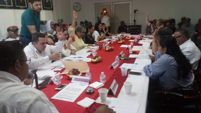 ‘Bautizan’ fraccionamiento con nombre de Rigo Valenzuela