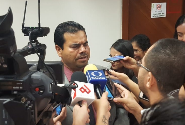 “No cobrar tu cheque sería renegar contra la sociedad”: diputado