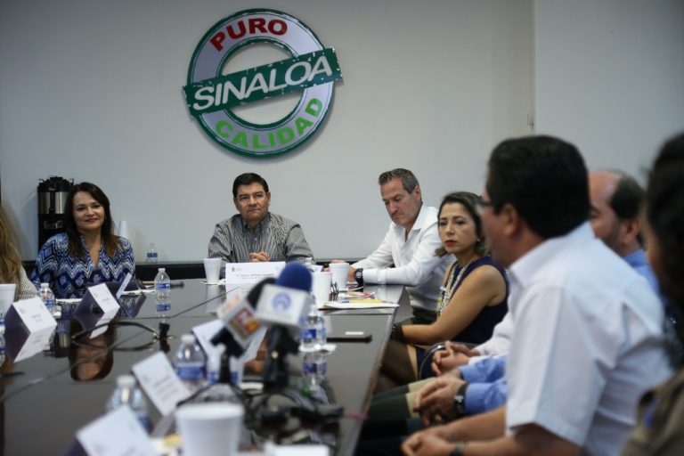 Reconocen apoyo de empresarios a damnificados por lluvias