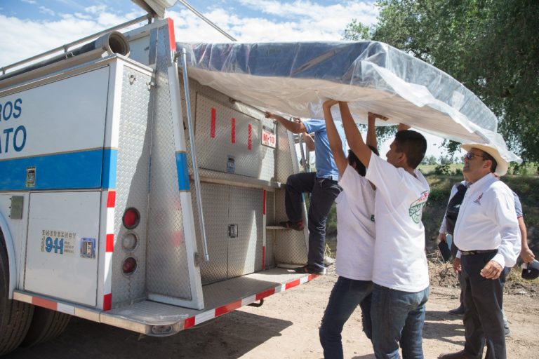 Concluye entrega de colchones a familias de Navolato