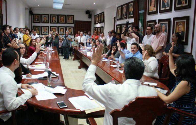 Entrega alcalde de Culiacán informe de trabajo a Cabildo