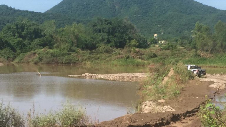 Flota cadáver en el río Humaya