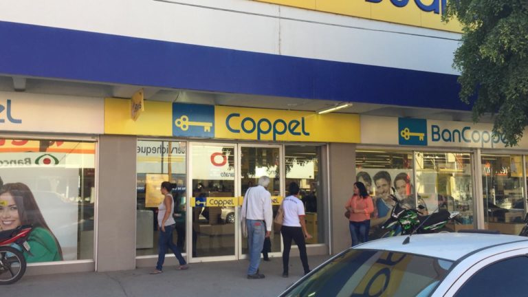 Sujeto solitario roba tienda en Navolato; la policía llegó una hora después