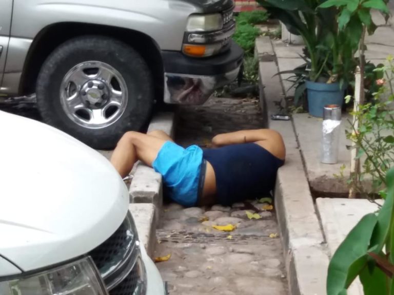 Hallan sin vida a sujeto en estacionamiento del Fovissste Humaya, Culiacán