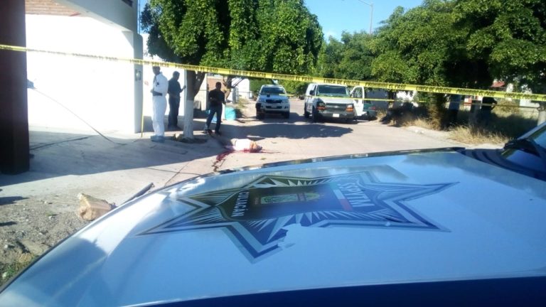 Asesinan a maestro en Urbi Villas del Cedro