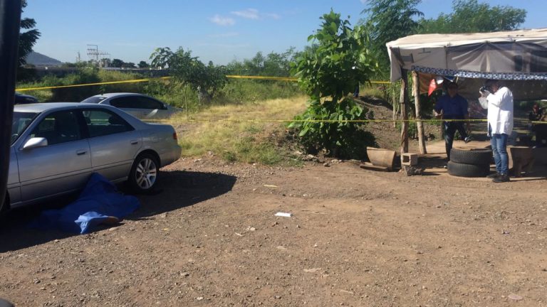 Asesinan a vendedor de autos en la salida sur de Culiacán