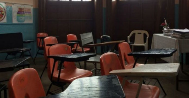 Suspenden clases en siete municipios del sur de Sinaloa por ‘Willa’