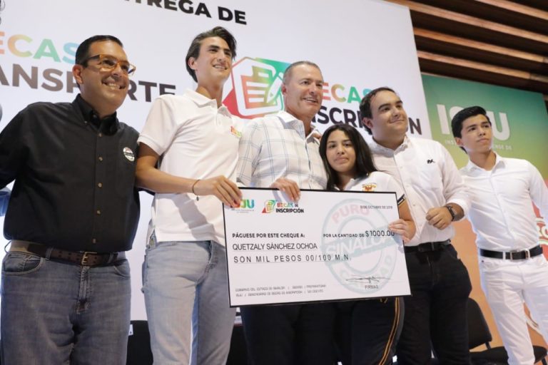 Inicia reparto de becas en Sinaloa
