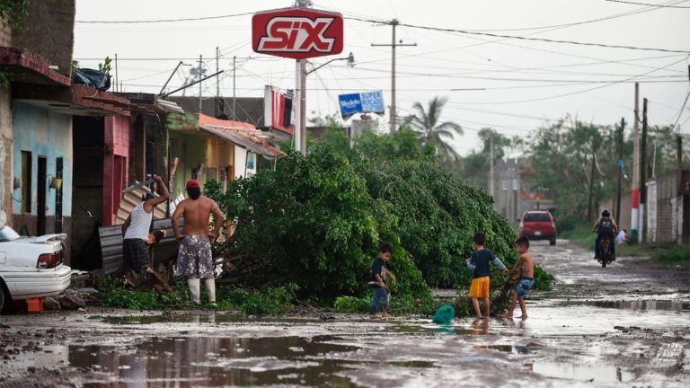 Los estragos que dejó a su paso el huracán Willa (FOTOS)