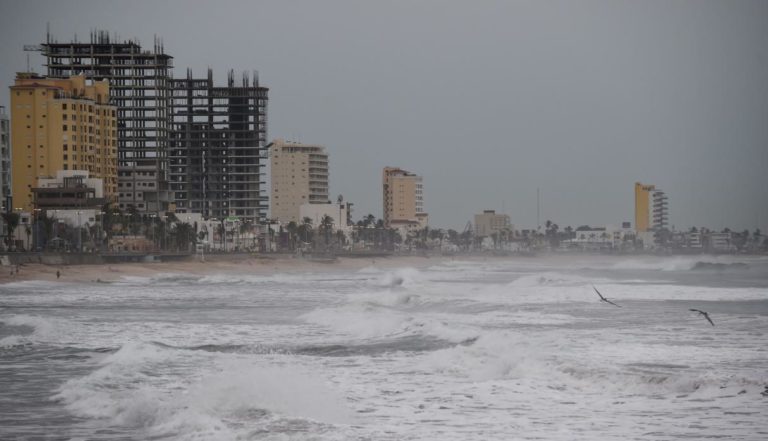 Se degrada Willa a categoría 3; azota las Islas Marías