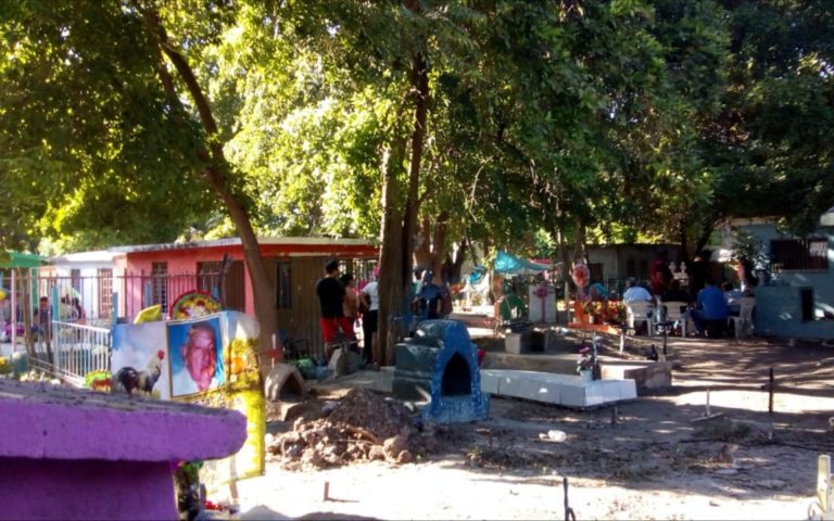 ‘Muertos’ reportan panteones en Navolato