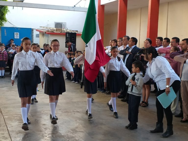 Recibe primaria Lic. Benito Juárez ‘a su hijo’, el subsecretario de Educación