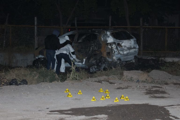 Queman y balean automóvil en Las Américas, Culiacán