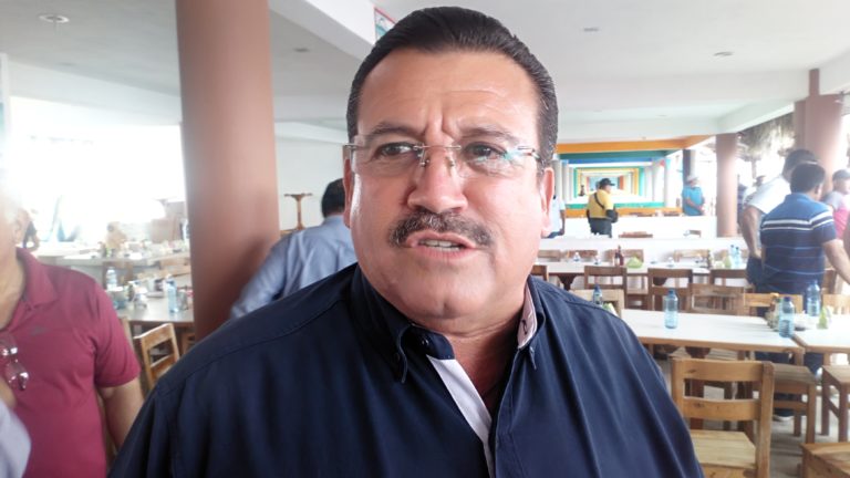 Anticipa Eliazar préstamo de $5 millones para despidos; se quedará quien no sea político