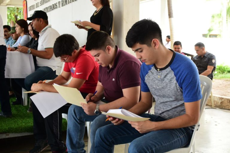 Realizan autoridades el sorteo para el Servicio Militar Nacional