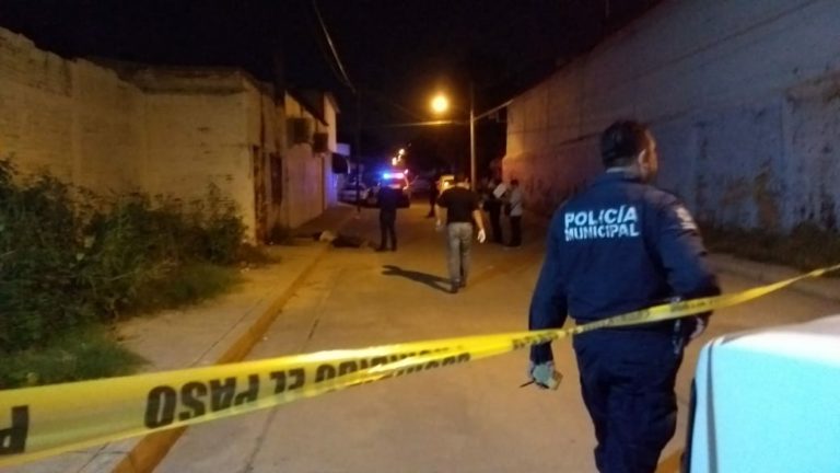 Lo asesinan a puñaladas en una calle de la Guadalupe Victoria
