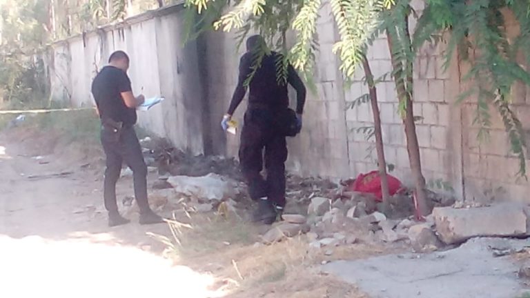 Lo hallan asesinado en una de las calles de la Miguel de la Madrid