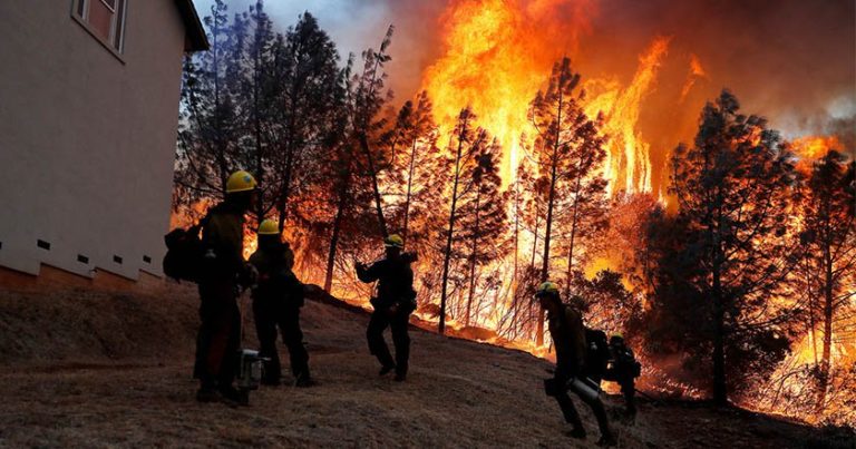 Aumenta a 42 los muertos en el gigantesco incendio de California