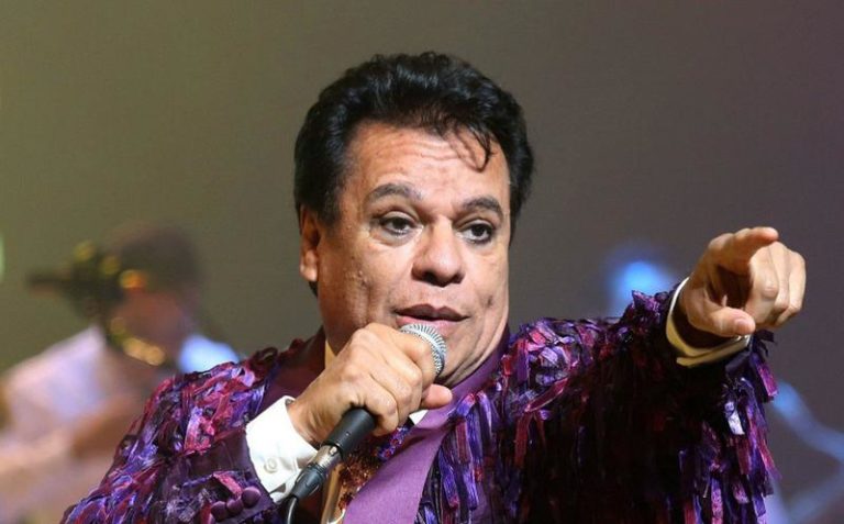 Juan Gabriel está vivo y reaparecerá en diciembre, afirma su exrepresentante