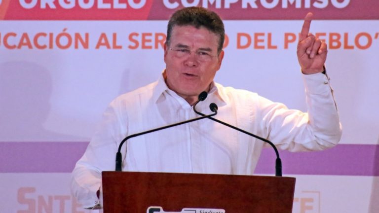 Pide licencia Juan Díaz de la Torre, líder del SNTE (VIDEO)