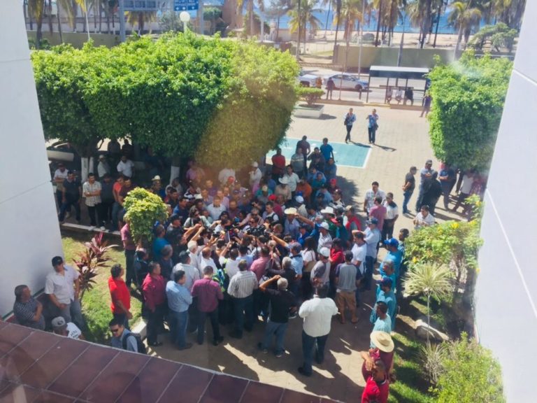 Exigen pescadores a Conapesca $33 millones para motores marinos