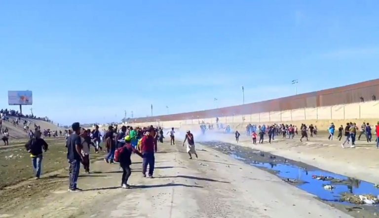 Trump amenaza con clausurar la frontera si México no deporta a migrantes