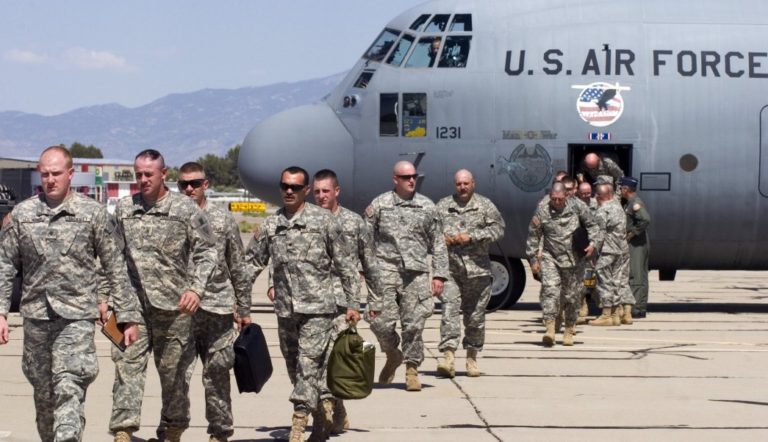 Por caravana migrante, EU alista despliegue militar como en Afganistán