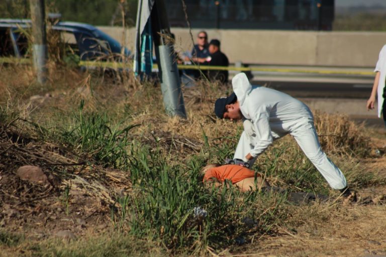 Hallan asesinado a sujeto desconocido por la Culiacán – Eldorado (FOTOS)