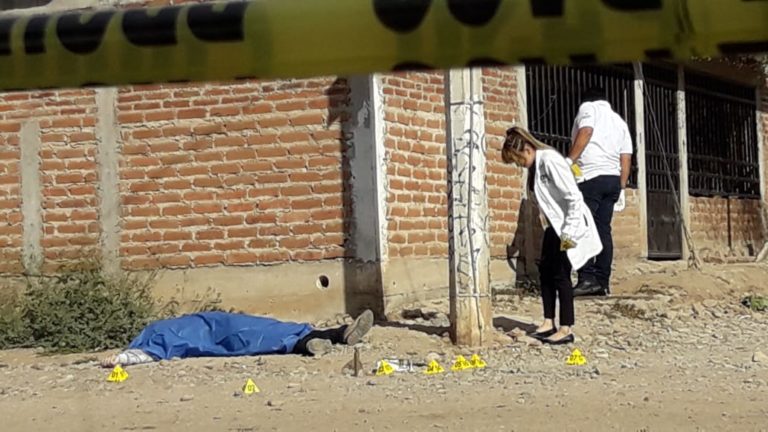 Lo asesinan a balazos frente a su hija en El Mirador, Culiacán (FOTOS)