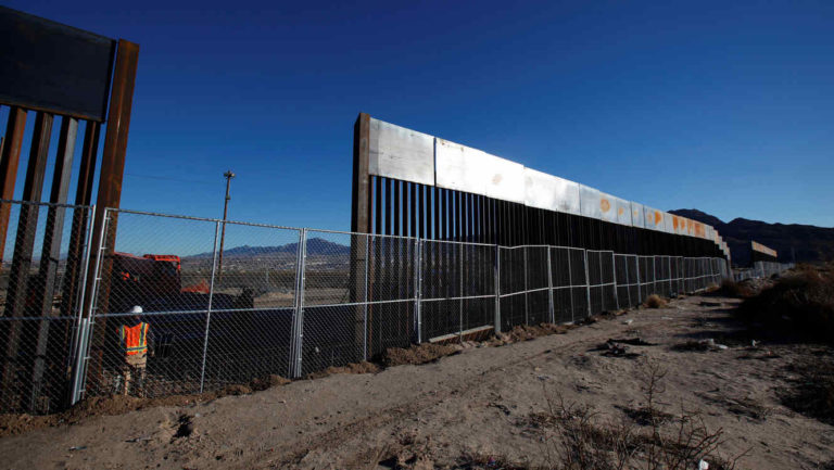 ‘Hora de actuar’, dice Trump para construir muro fronterizo