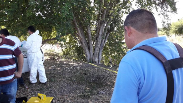 Hallan flotando cuerpo de un desconocido en El Quemadito, Culiacán