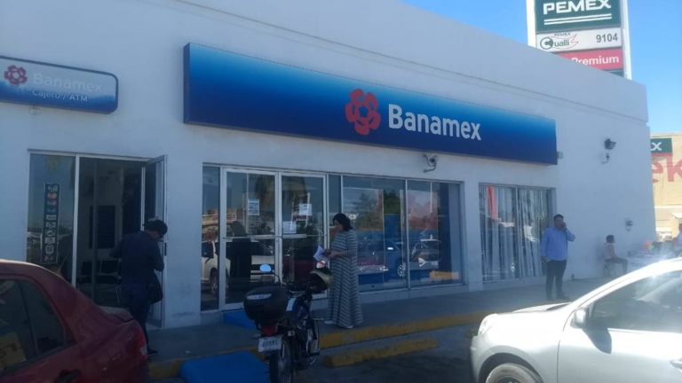 Secuestran a gerente de banco y a su familia para robar
