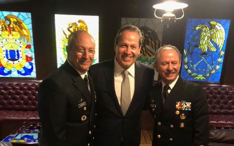 Se reúnen actual y futuro titulares de Marina con senadores