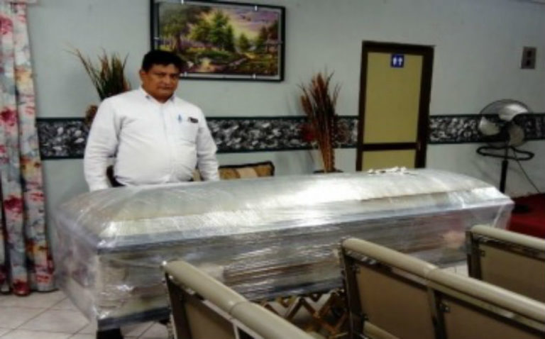 Cadáver dura 47 días en funeraria de Navolato por falta de dinero